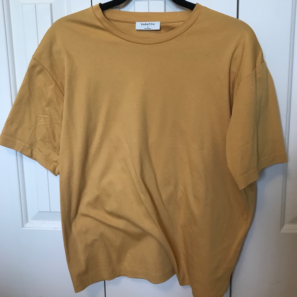 Babaton Aritzia Mustard Yellow t-shirt
